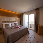 Merar Otel Golem (Tirana)